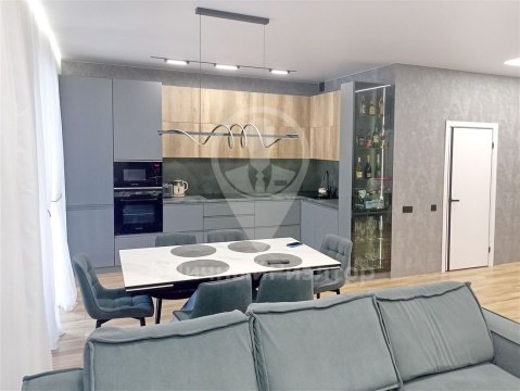 Дом 136м², участок 10 сот.